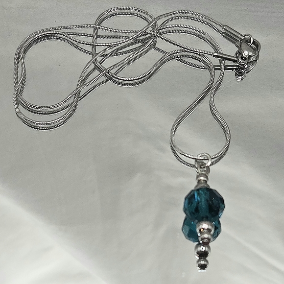 Elegant Silver and Blue Crystal Earrings - Picture 4 of 11